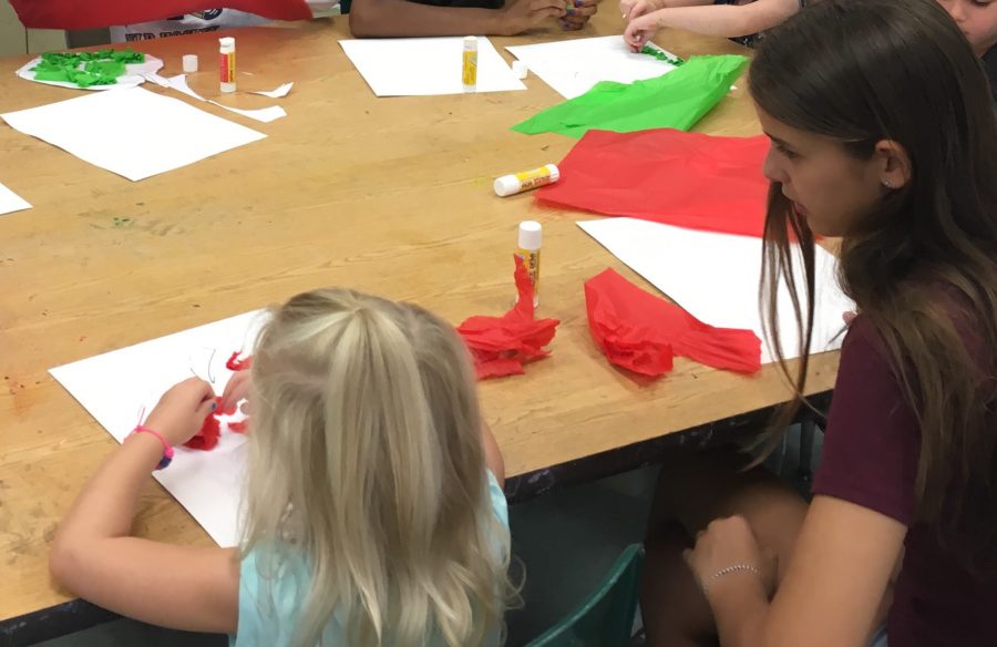 Art club teaches Thanksgiving crafts to Tots