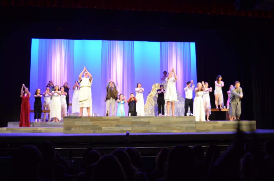 Metamorphoses actors bow at the end of the performance