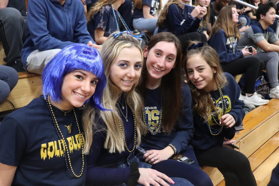 Seniors Sam Helfman, Kayleigh Lumia, Marisa Digia, and Madison Simone.